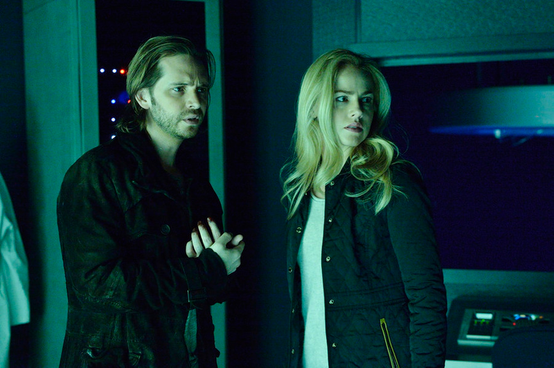 Aaron Stanford, Amanda Schull (Ben Mark Holzberg/Syfy)